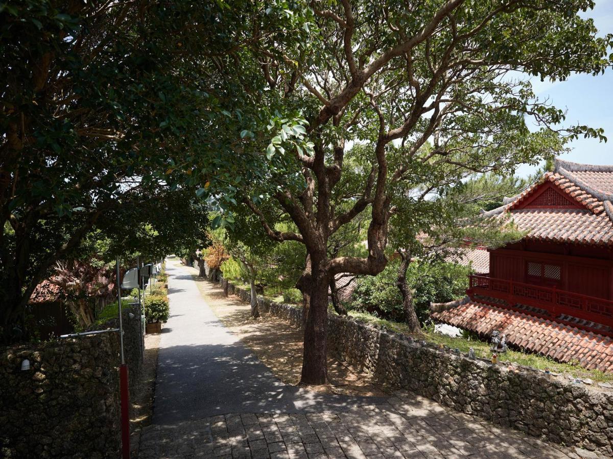 Hotel Murasakimura Yomitan Esterno foto